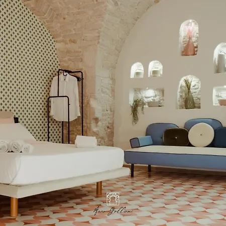 Arco Galliani * Битонто